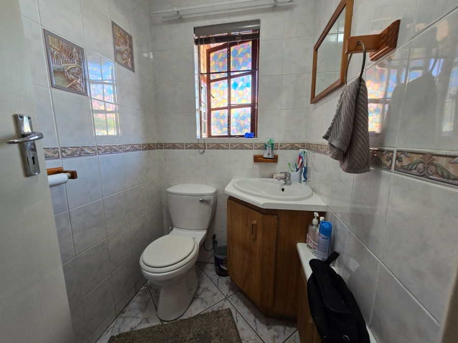 6 Bedroom Property for Sale in Mooivallei Park North West